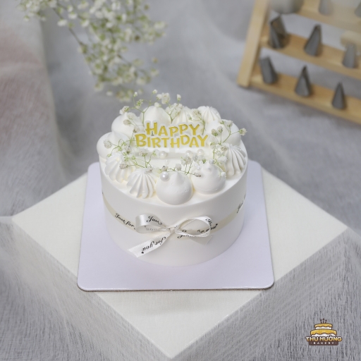 Bánh sinh nhật mini màu trắng nhẹ nhàng