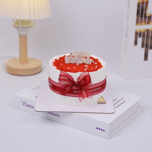 Bánh sinh nhật mini phủ bột đỏ