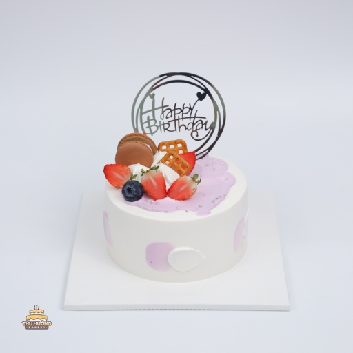 Chiếc bánh sinh nhật kiểu Hàn Quốc với màu tím pastel