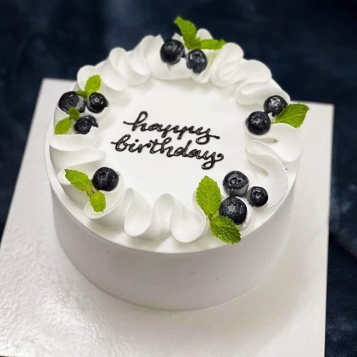 Mẫu bánh sinh nhật bằng trái cây phong cách tối giản