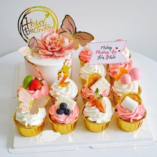 Set bánh cupcake sinh nhật đẹp cho bé gái