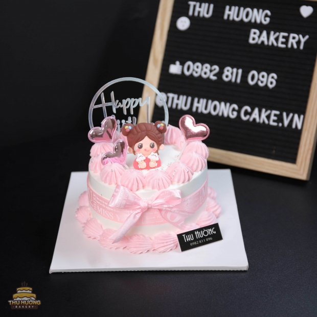 Bánh gato sinh nhật màu hồng cho bé gái tuổi hợi